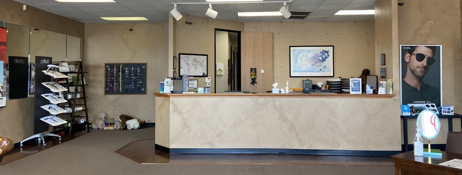 The Briargrove Eye Center front desk